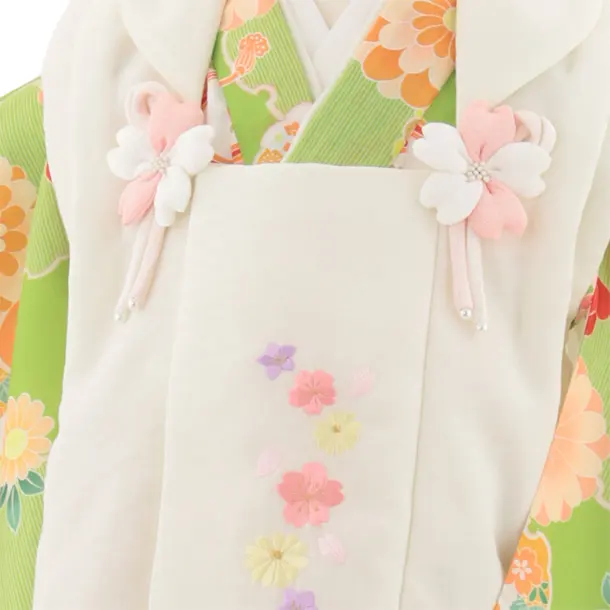 七五三(3歳女児)4932 式部浪漫 オフホワイト刺繍桜×ウグイス地 雪輪に鈴