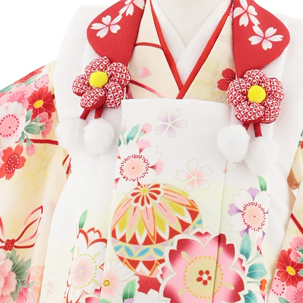 七五三レンタル(3歳女児被布)S068 白地 鞠 桜×薄黄色薬玉