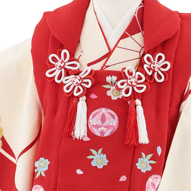 七五三レンタル(3歳女児被布)S071 赤地 刺繍 鞠桜×赤クリーム菊