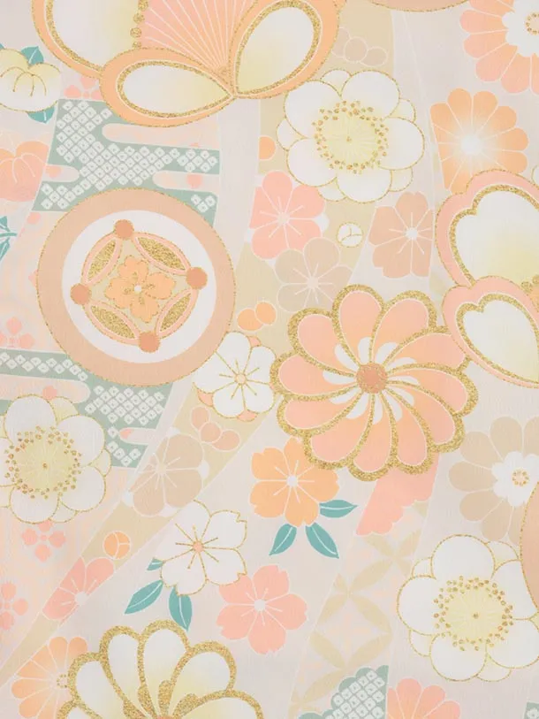 七五三(3歳女児被布)S114 式部浪漫 薄オレンジ×薄ベージュ 花と丸紋