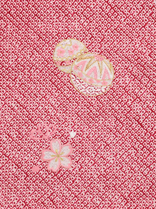七五三レンタル(3歳女児被布)S123【正絹】白刺繍ピンクまり×赤絞り刺繍まり