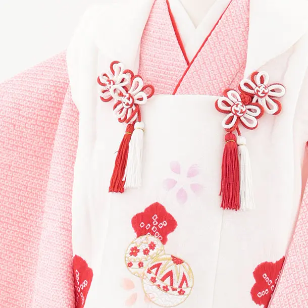 七五三レンタル(3歳女児被布)S126【正絹】白刺繍赤まり×ピンク絞り刺繍まり