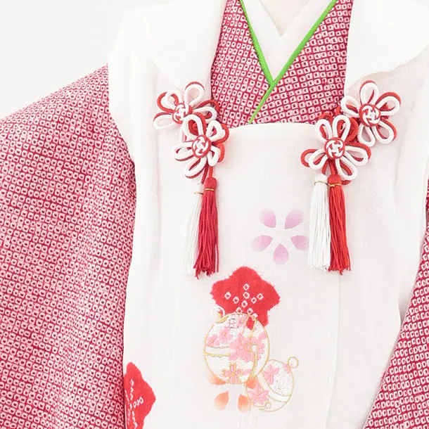 七五三レンタル(3歳女児被布)S129【正絹】白刺繍ピンク鈴×赤絞り刺繍鈴