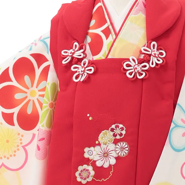 七五三レンタル(3歳女児被布)S136 赤 雪輪刺繍×白地 梅菊