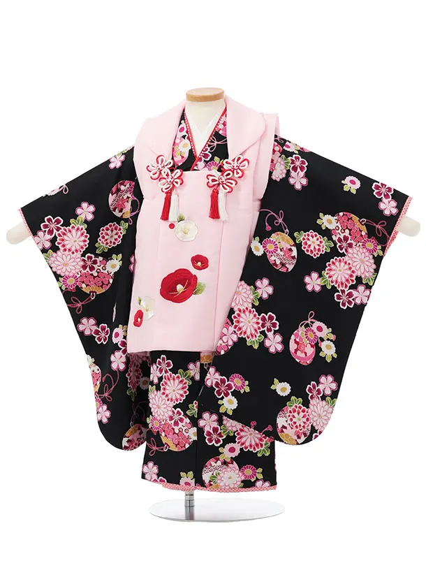 七五三レンタル(3歳女児被布)S154 ピンク 刺繍 椿×黒 菊に鈴