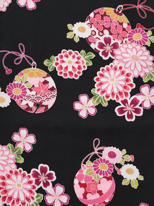 七五三レンタル(3歳女児被布)S154 ピンク 刺繍 椿×黒 菊に鈴