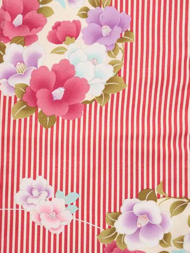 七五三レンタル(3歳女児被布)S161 クリーム 刺繍 桜×赤 ストライプ椿