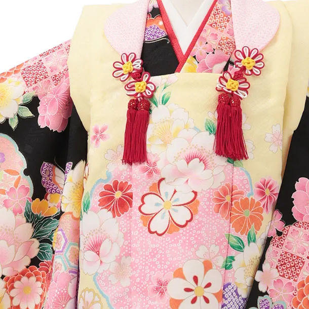 七五三レンタル(3歳女児被布)S195 うす黄色 雪輪花×黒地 花蝶