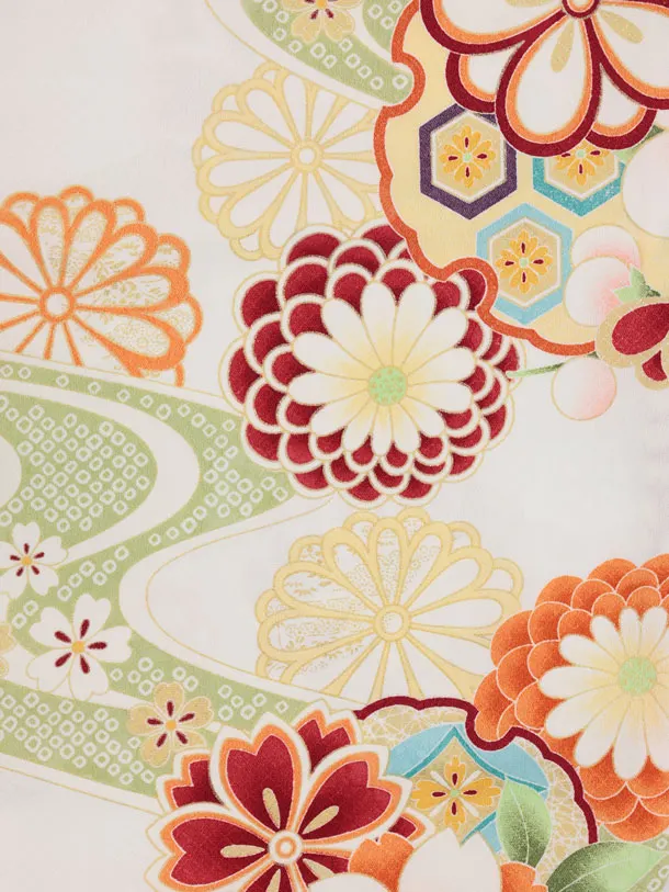 七五三レンタル(3歳女児被布)S312 赤地 刺繍桜 × 白地 古典花