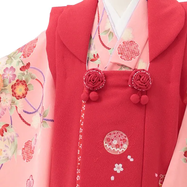 七五三レンタル(3歳女児被布)S313 赤地 刺繍まり×ピンク 古典花