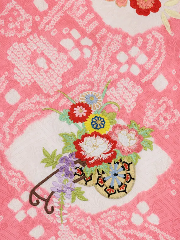 七五三レンタル(3歳被布)S446 【正絹】ピンク地 刺繍まり 花車
