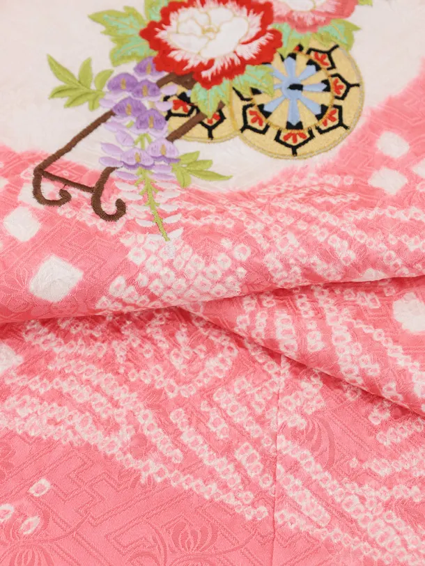 七五三レンタル(3歳被布)S446 【正絹】ピンク地 刺繍まり 花車