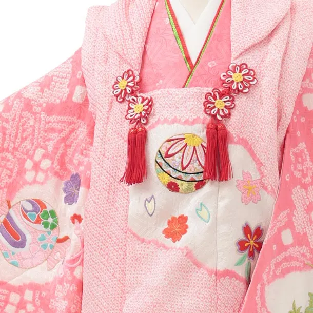 七五三レンタル(3歳被布)S446 【正絹】ピンク地 刺繍まり 花車