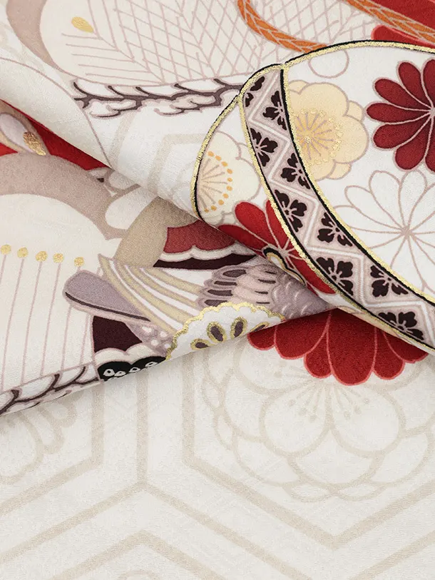 七五三(7歳女児結び帯) 高級正絹Y645 紅一点  白地 小槌に菱菊