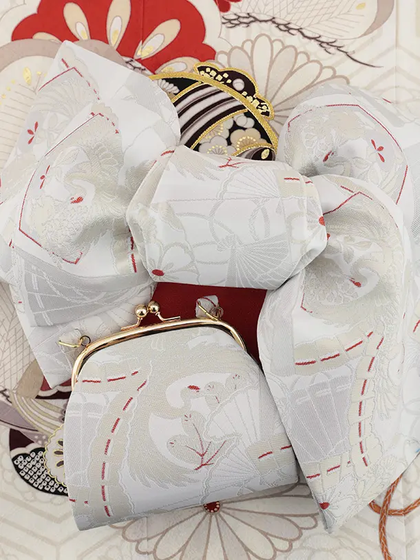 七五三(7歳女児結び帯) 高級正絹Y645 紅一点  白地 小槌に菱菊