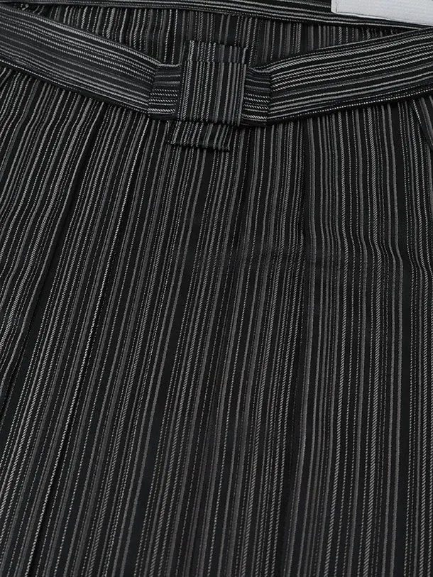 かんたん着付小学生男児袴ﾚﾝﾀﾙZ735 黒地ラメしゃれ紋×黒ストライプ