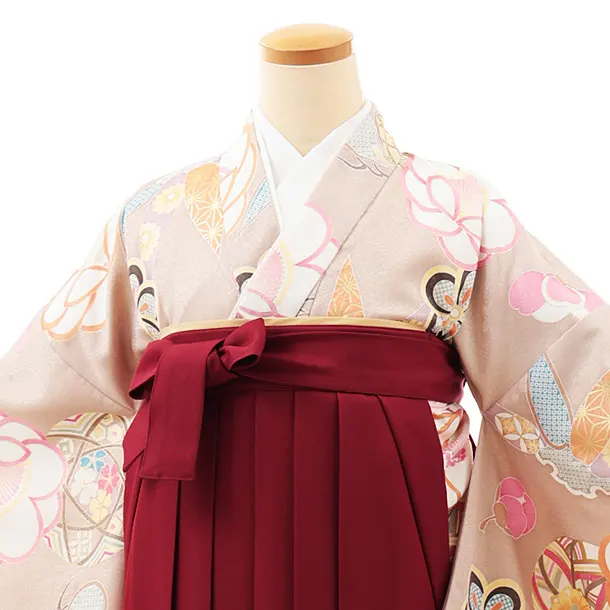 小学生卒業式略式袴(女の子) Z462 ベージュ 鞠に松竹梅×エンジ桜