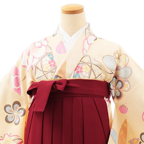 小学生卒業式略式袴(女の子) Z480 クリーム地鞠に松竹梅×エンジ桜
