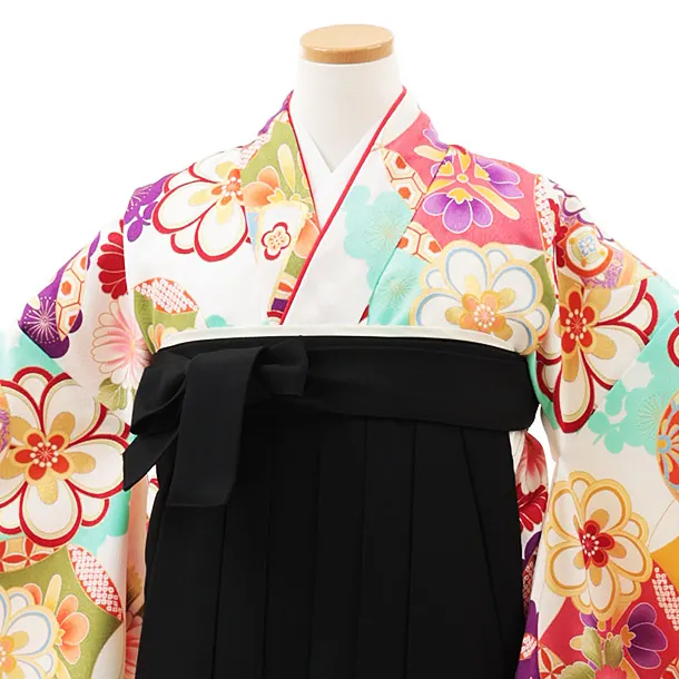 小学生卒業式略式袴(女の子) Z498 白 古典花づくし×黒椿