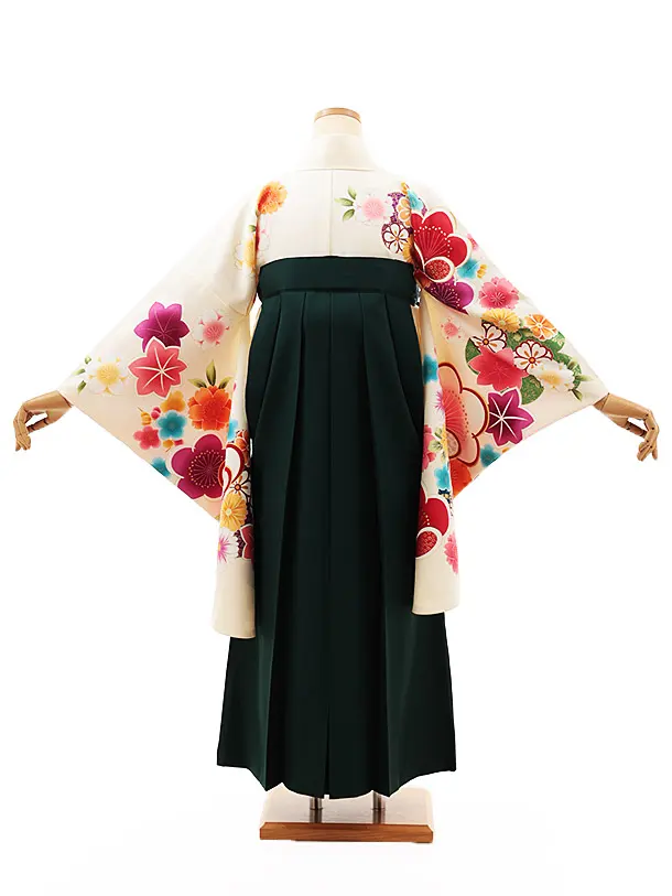 小学生卒業式略式袴(女の子) Z512 クリーム梅菊桜×グリーン椿