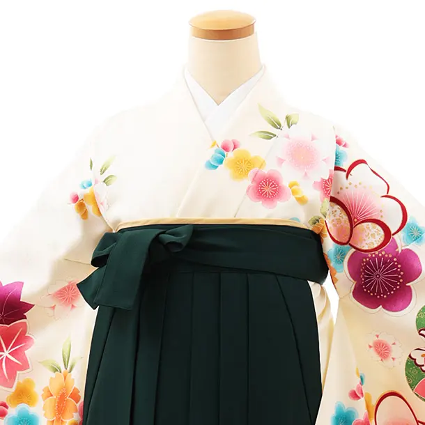 小学生卒業式略式袴(女の子) Z512 クリーム梅菊桜×グリーン椿