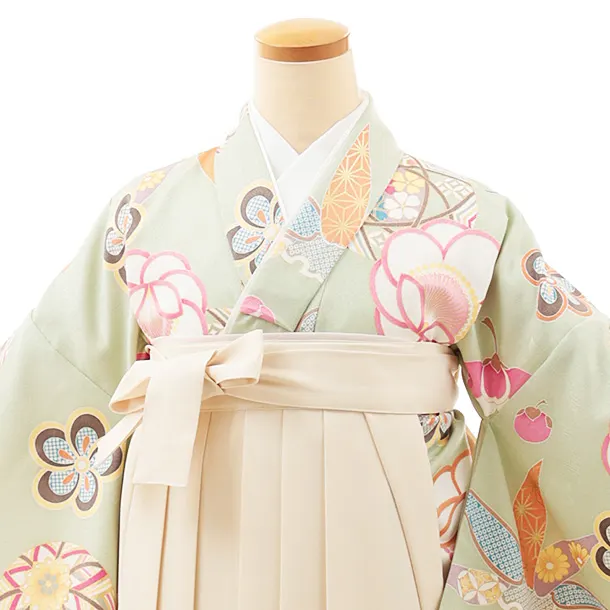 小学生卒業式略式袴(女の子) Z564 ペールグリーン鞠に松竹梅×クリーム桜