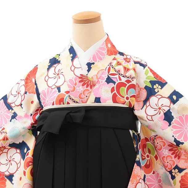 小学生卒業式略式袴(女の子) Z640 クリーム紺ストライプ×黒桜