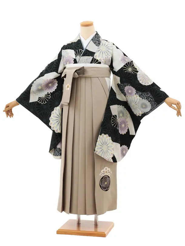 小学生卒業式袴(女の子) Z677 JAPAN STYLE 黒地菊×ベージュ