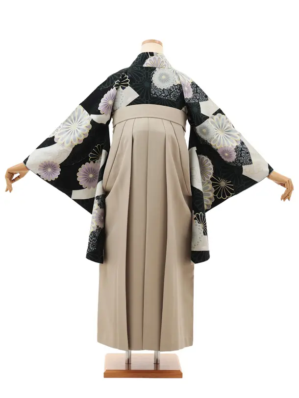 小学生卒業式袴(女の子) Z677 JAPAN STYLE 黒地菊×ベージュ