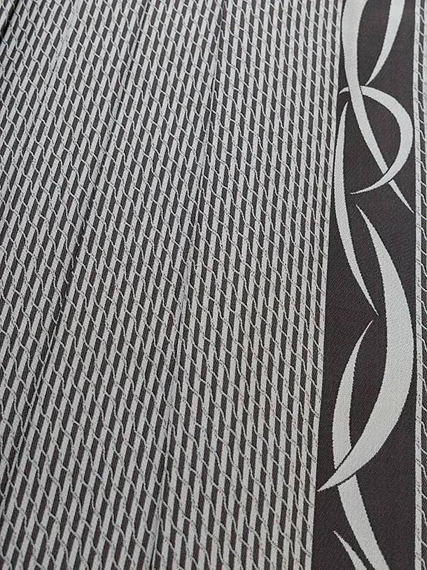 卒業式成人式袴レンタル 0279 黒 家紋柄／グレーストライプ袴