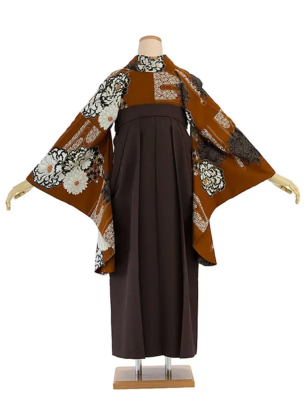 卒業式女性袴 1180 紅一点／レンガ色 牡丹に菊／こげ茶 乱菊刺繍袴