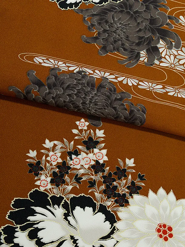 卒業式女性袴 1180 紅一点／レンガ色 牡丹に菊／こげ茶 乱菊刺繍袴