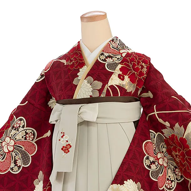 卒業式女性袴 1198 九重／赤 扇面に牡丹／ベージュ 牡丹梅菊刺繍袴