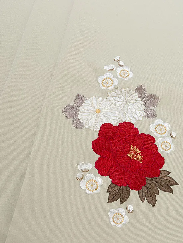 卒業式女性袴 1198 九重／赤 扇面に牡丹／ベージュ 牡丹梅菊刺繍袴