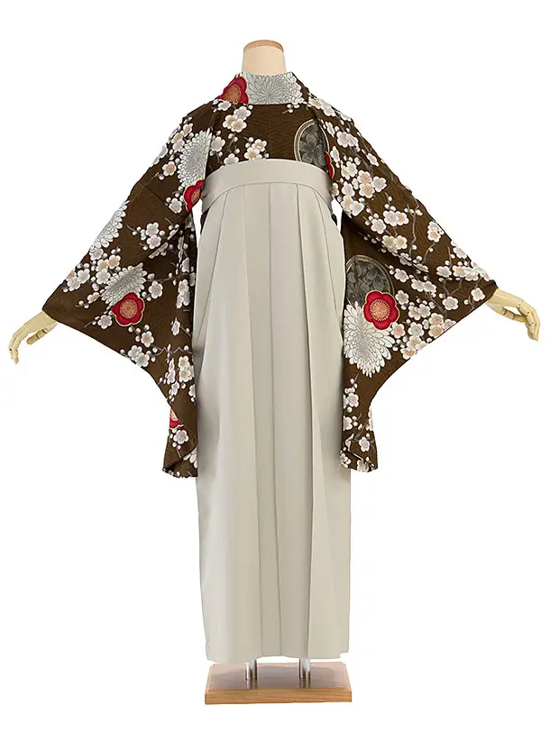 卒業式女性袴 1202 九重／ブラウン 梅に菊／ベージュ 牡丹梅菊刺繍袴
