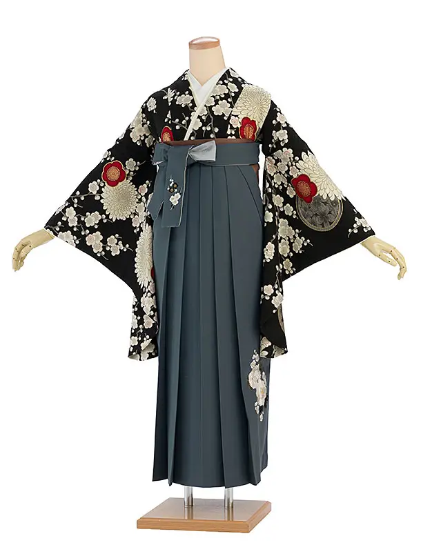 卒業式女性袴 1207 九重／黒 梅菊／ブルーグレー 牡丹梅菊刺繍袴
