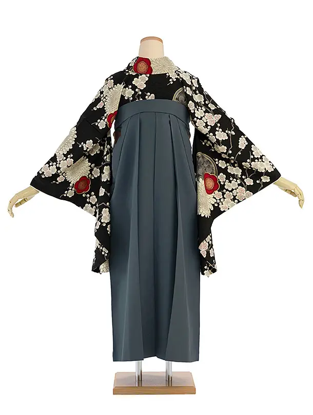 卒業式女性袴 1207 九重／黒 梅菊／ブルーグレー 牡丹梅菊刺繍袴