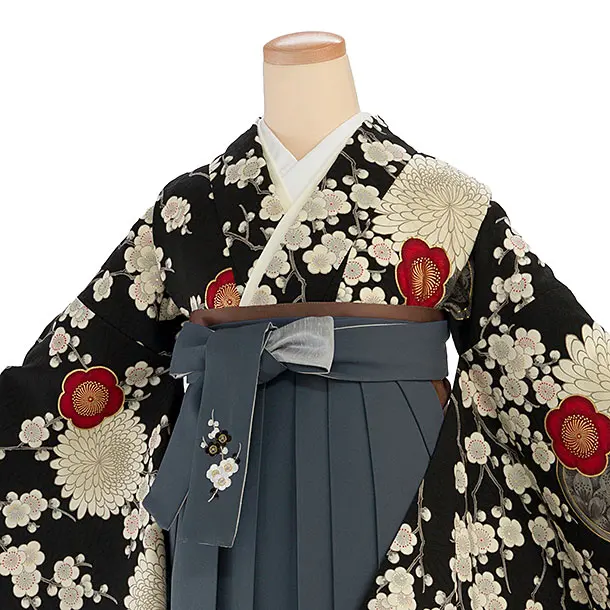 卒業式女性袴 1208 九重／黒 梅菊／ブルーグレー 牡丹梅菊刺繍袴