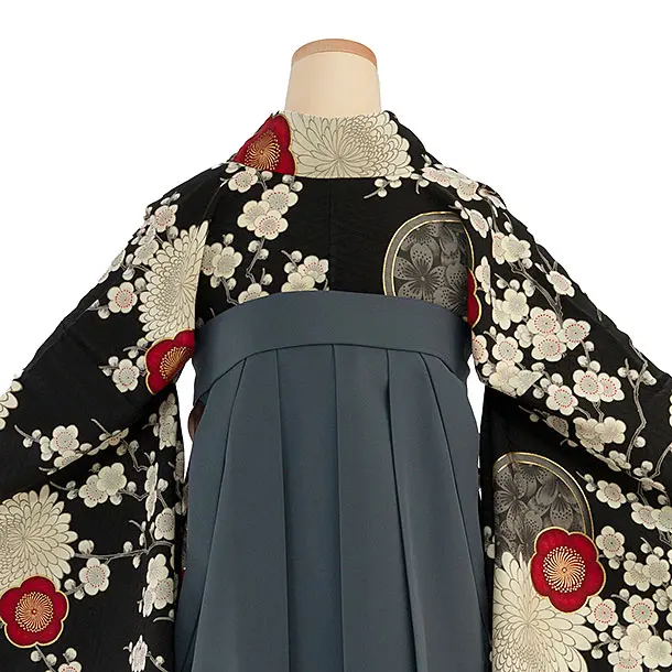 卒業式女性袴 1208 九重／黒 梅菊／ブルーグレー 牡丹梅菊刺繍袴