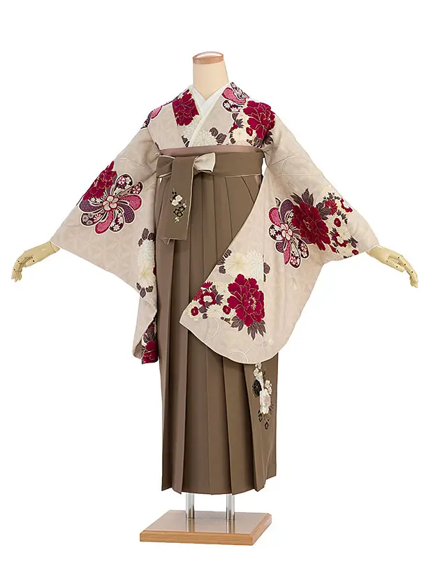 卒業式女性袴 1212 九重／ピンクベージュ 扇面に牡丹／茶色 牡丹梅菊刺繍袴