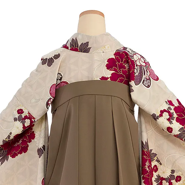 卒業式女性袴 1212 九重／ピンクベージュ 扇面に牡丹／茶色 牡丹梅菊刺繍袴