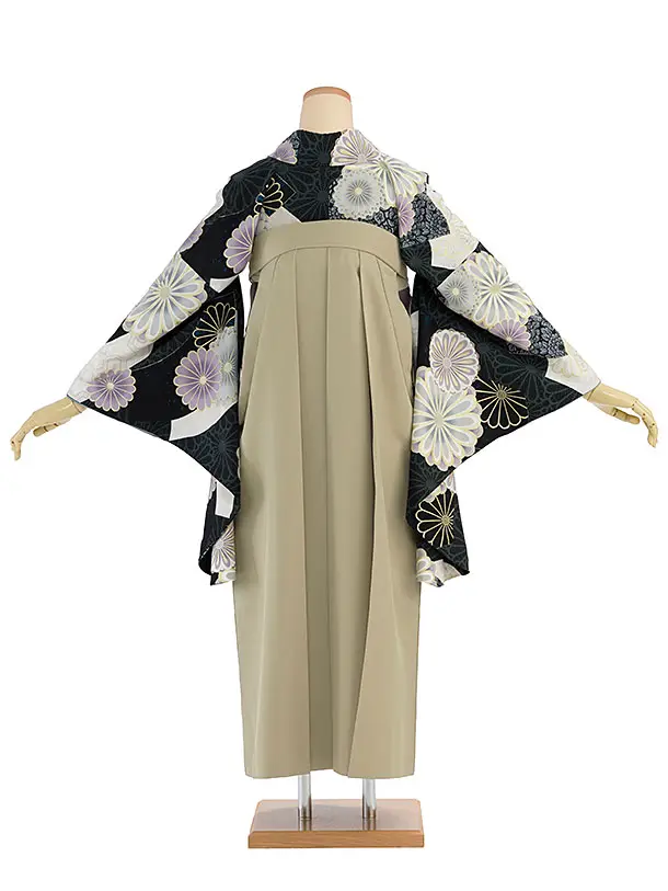 卒業式女袴 1215 JAPAN STYLE／黒 扇面菊／ベージュ 梅丸紋刺繍袴