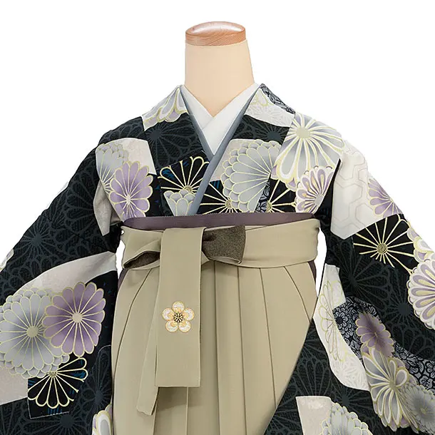卒業式女袴 1216 JAPAN STYLE／黒 扇面菊／ベージュ 梅丸紋刺繍袴