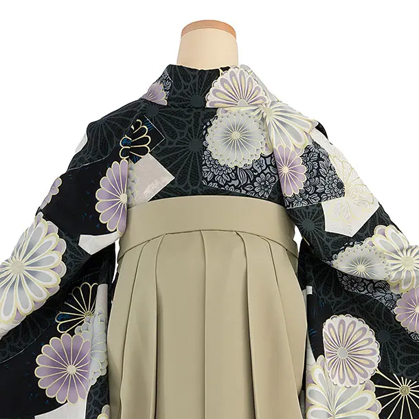 卒業式女袴 1217 JAPAN STYLE／黒 扇面菊／ベージュ 梅丸紋刺繍袴
