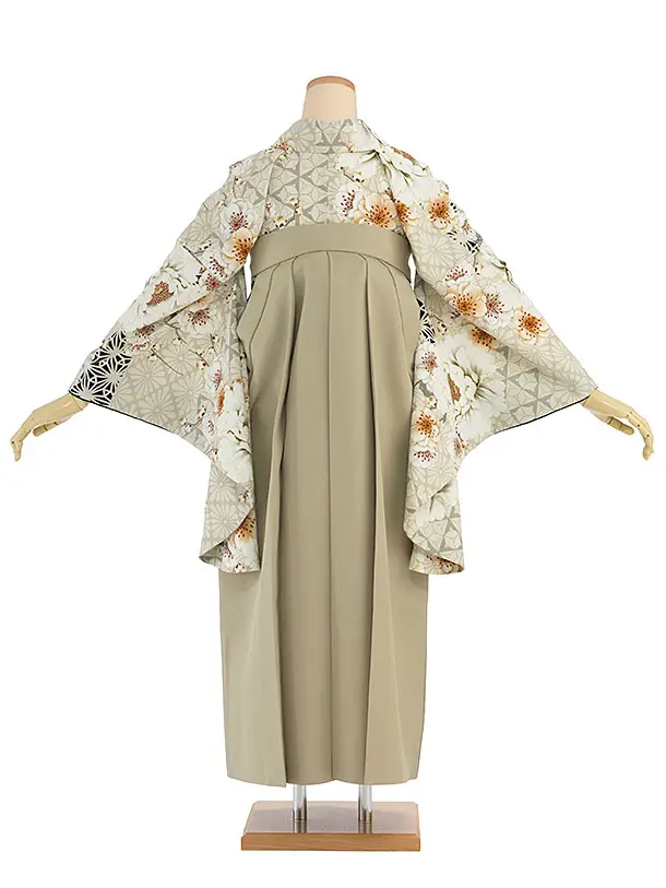 卒業袴1218 JAPAN STYLE／ベージュ牡丹八重桜／ベージュ梅丸紋刺繍袴