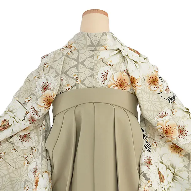 卒業袴1218 JAPAN STYLE／ベージュ牡丹八重桜／ベージュ梅丸紋刺繍袴