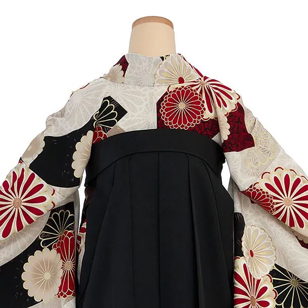 卒業式女性袴1221 JAPAN STYLE／ベージュ 梅丸紋／黒 梅丸紋刺繍袴