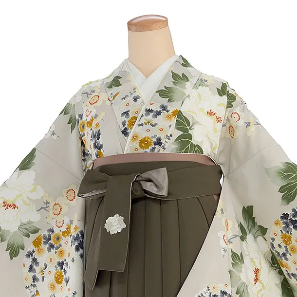 卒業式女性袴 1300 Kansai／グレージュ 牡丹梅／オリーブブラウン袴