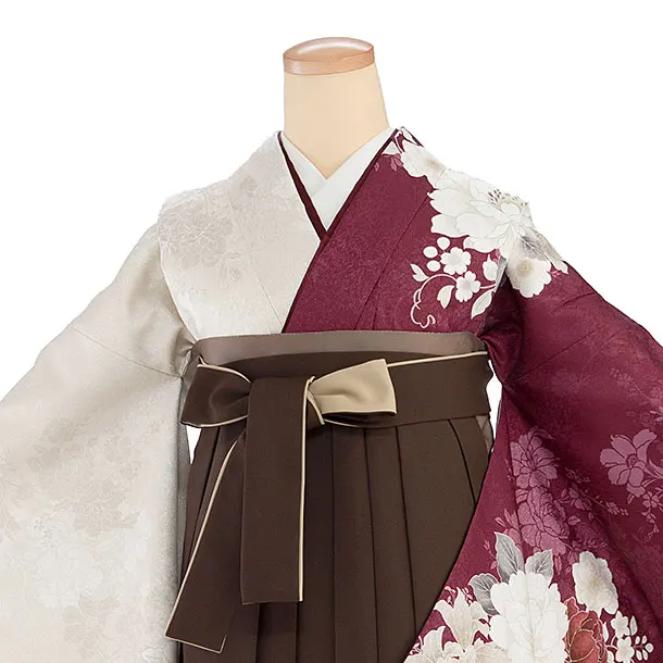 卒業式女性袴レンタル 1462 ベージュ×ワイン 片身替わり／茶色 花七宝袴