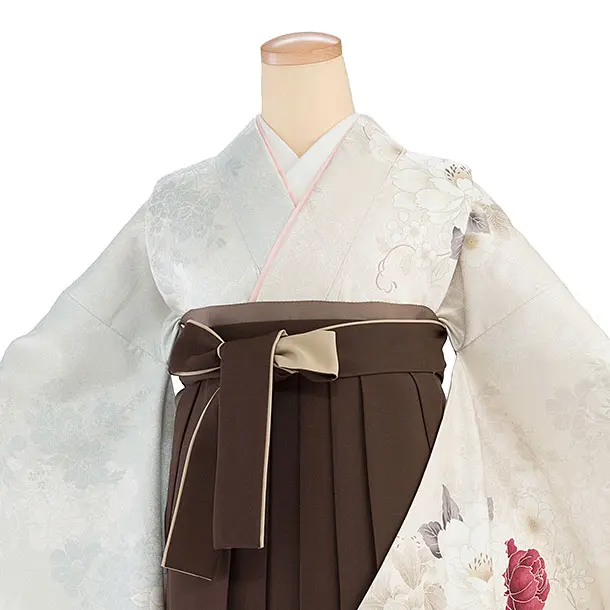 卒業式女性袴レンタル 1463 シルバー×ベージュ 片身替わり／茶色 花七宝袴